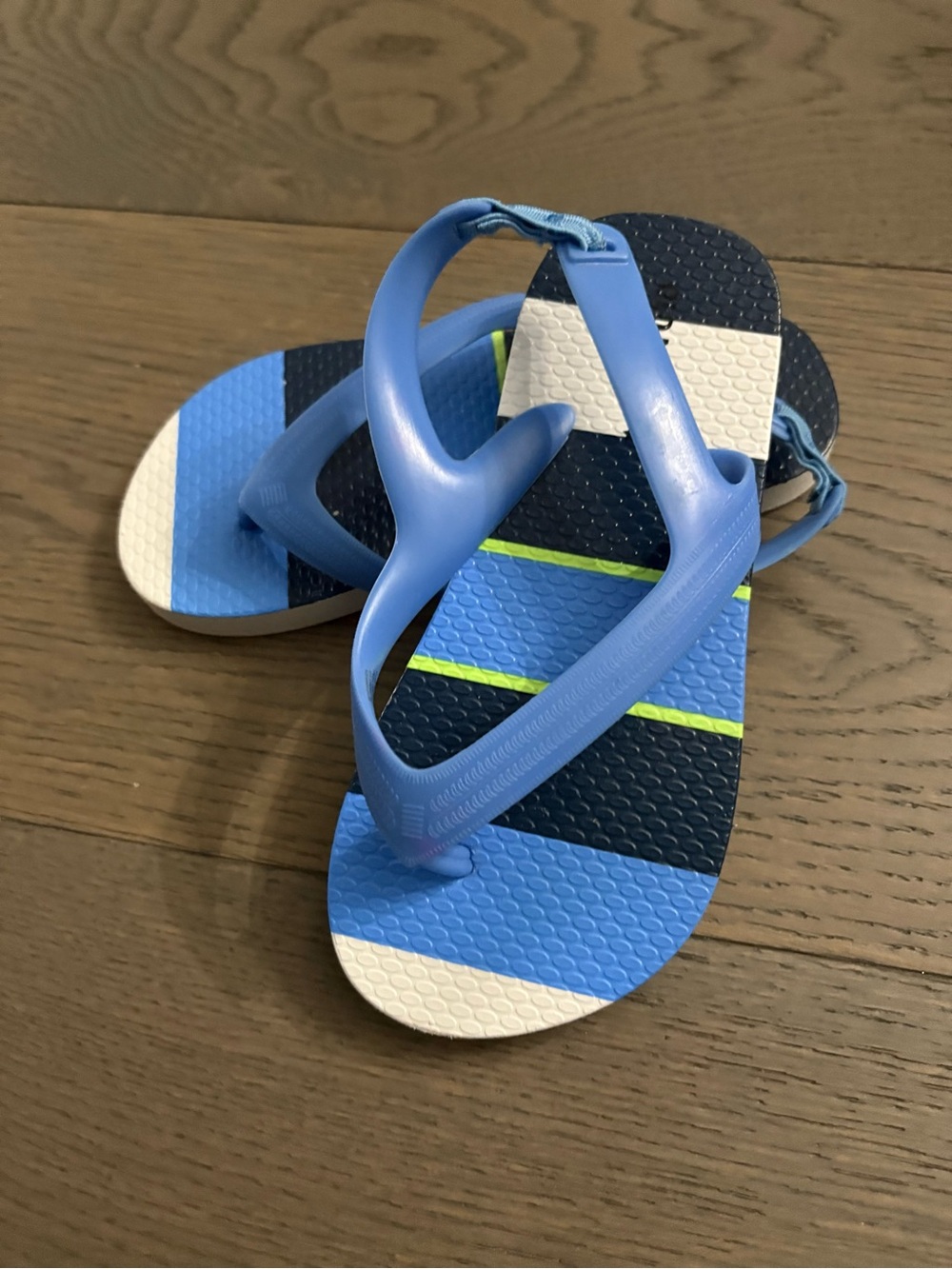 Old navy girls beach sandals sz 10t brand new